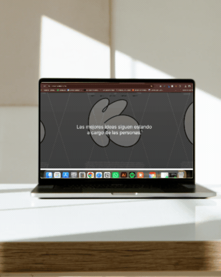 Plantilla gratuita LIS Creative Studio